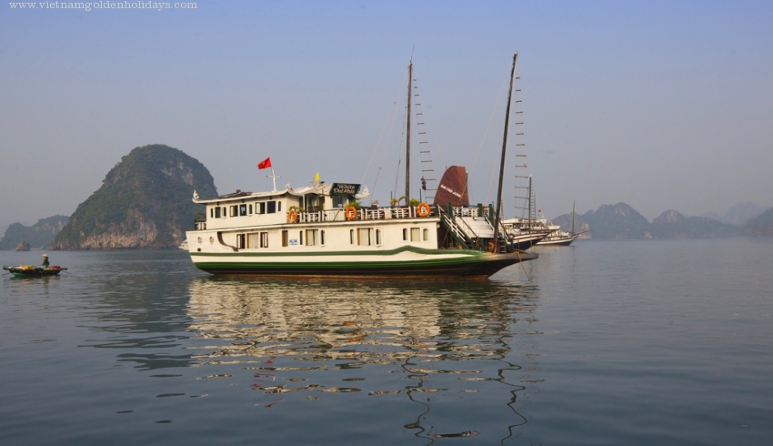Halong Bay Petit White Dolphin Private Cruise